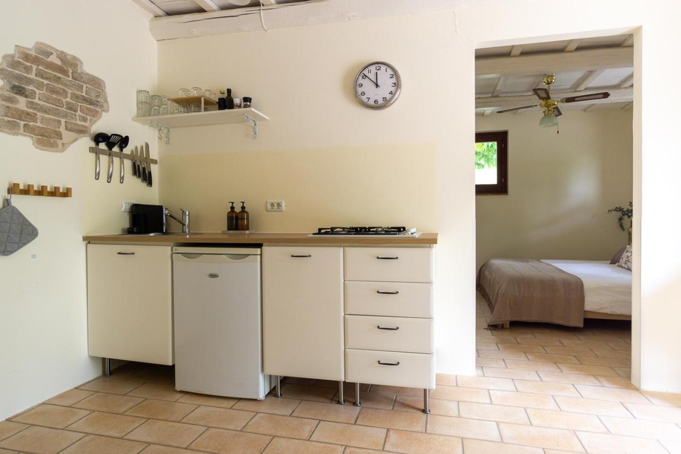 Rosa Nel Pozzo Apartments And B&B San Pietro  Екстер'єр фото