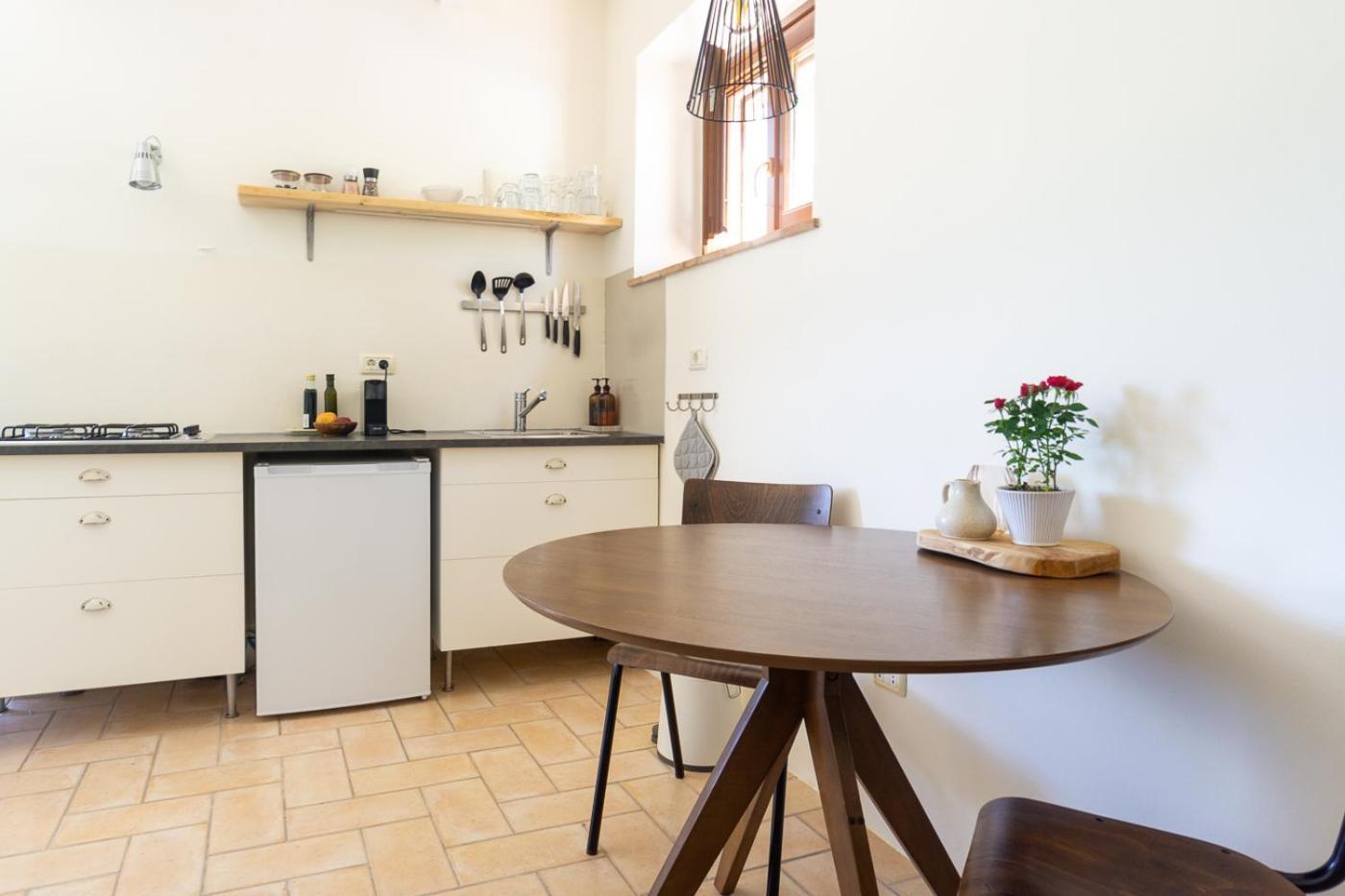 Rosa Nel Pozzo Apartments And B&B San Pietro  Екстер'єр фото