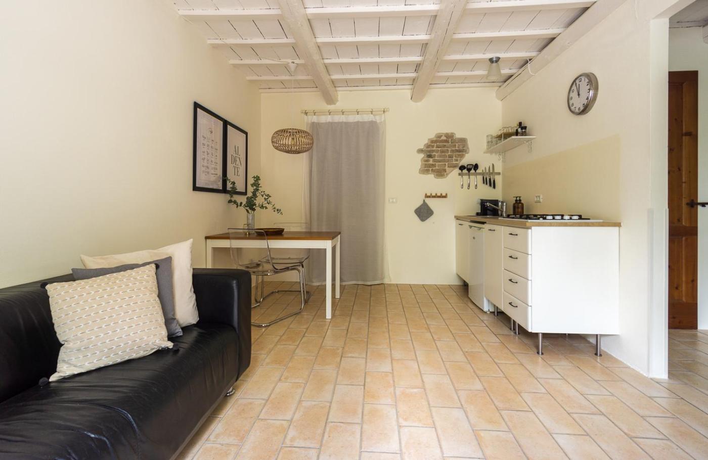 Rosa Nel Pozzo Apartments And B&B San Pietro  Екстер'єр фото