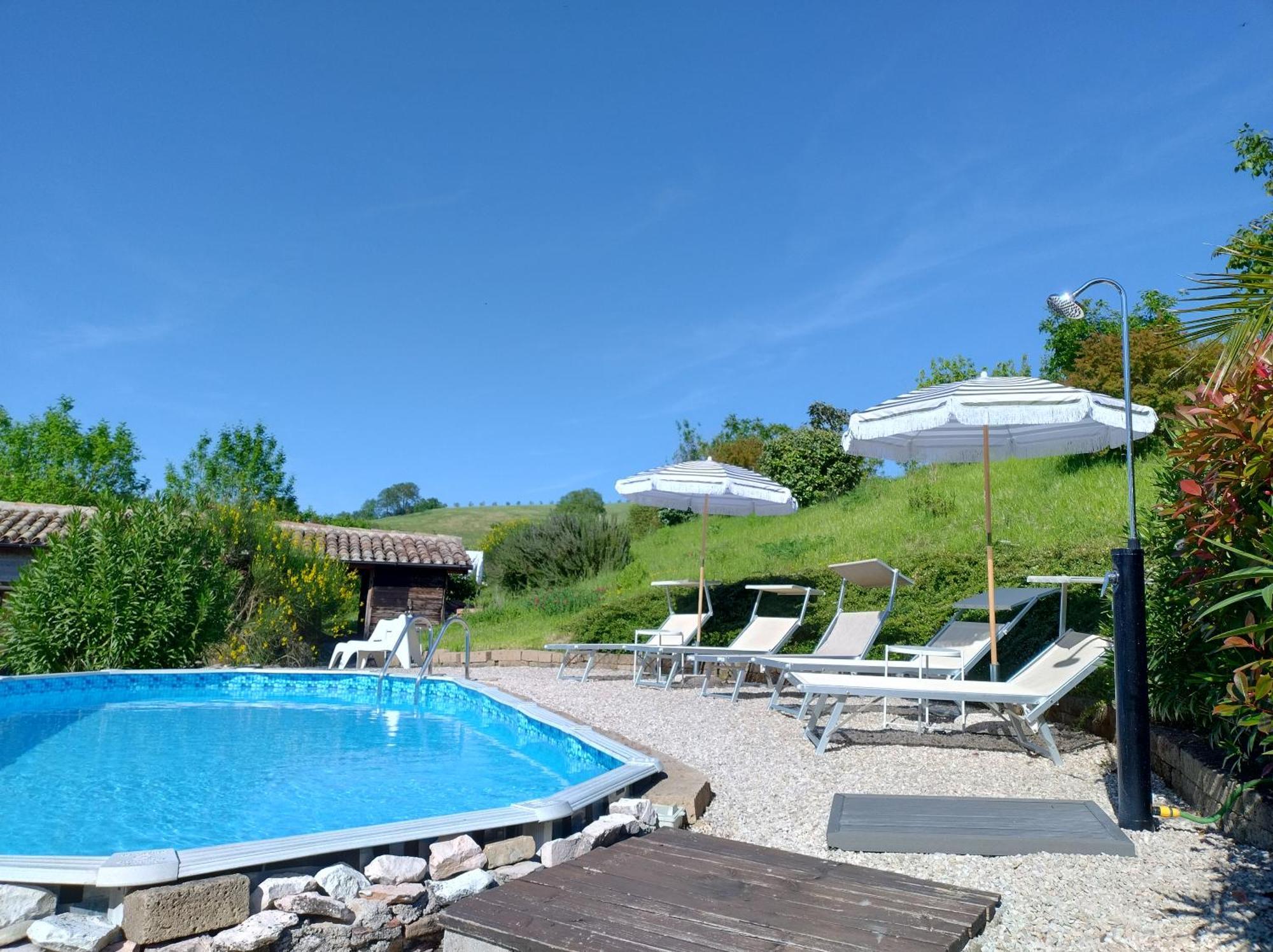 Rosa Nel Pozzo Apartments And B&B San Pietro  Екстер'єр фото