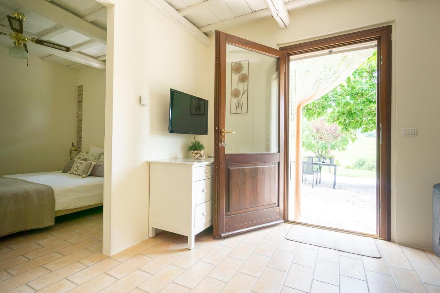 Rosa Nel Pozzo Apartments And B&B San Pietro  Екстер'єр фото