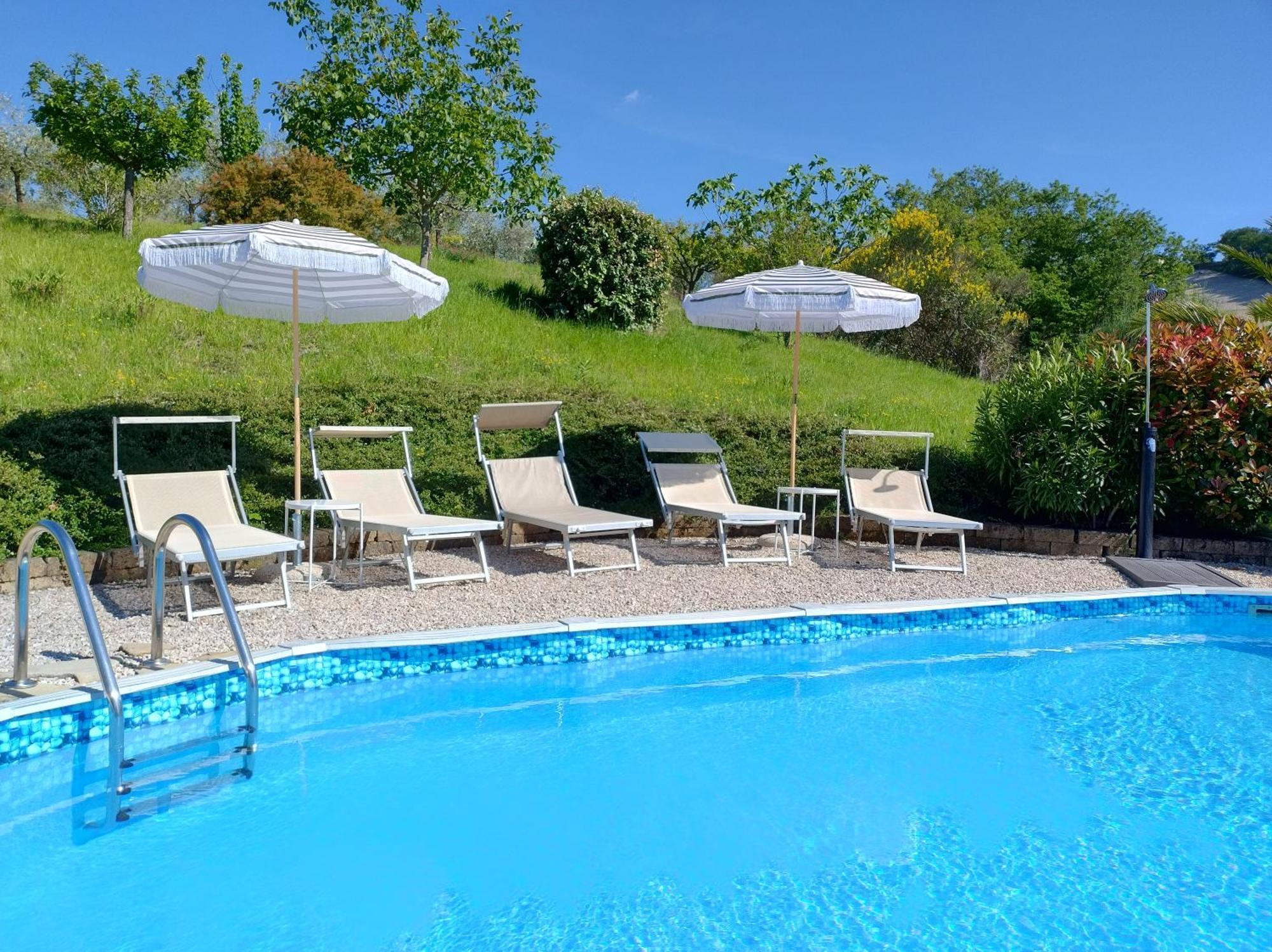 Rosa Nel Pozzo Apartments And B&B San Pietro  Екстер'єр фото