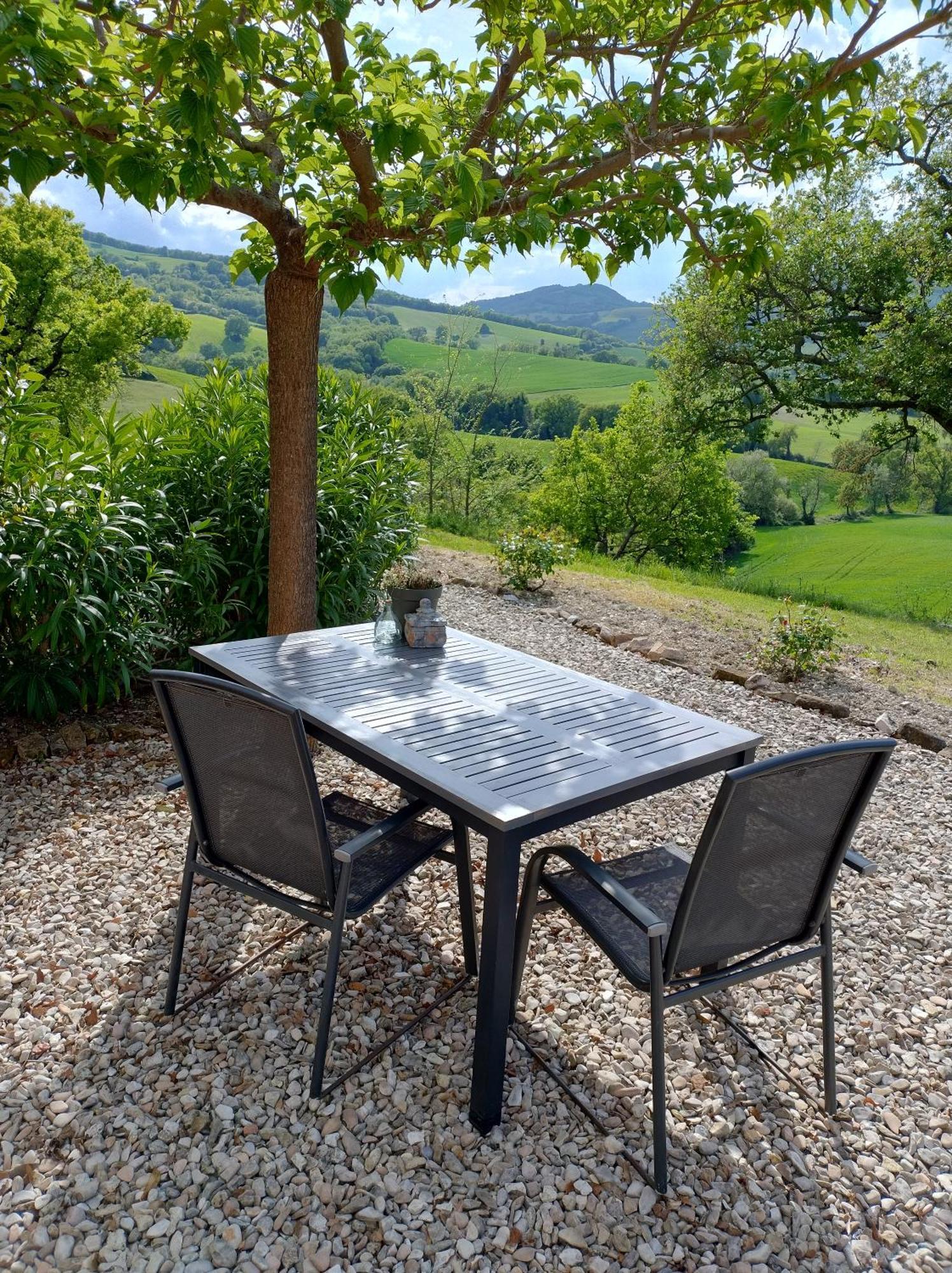 Rosa Nel Pozzo Apartments And B&B San Pietro  Екстер'єр фото